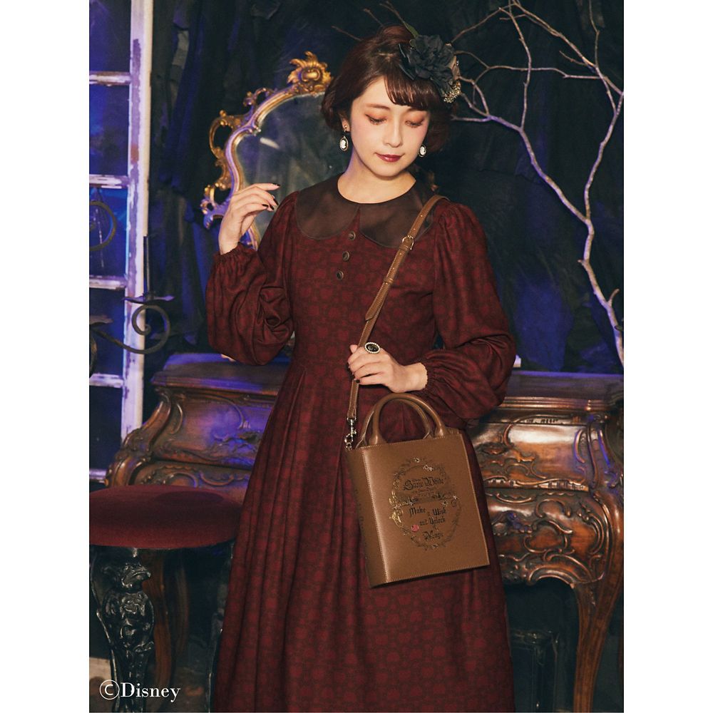 女王　ブック型ショルダーバッグ