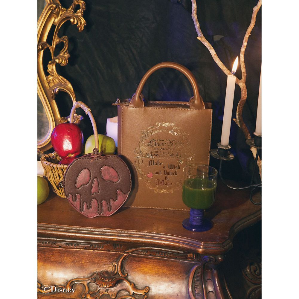 女王　ブック型ショルダーバッグ