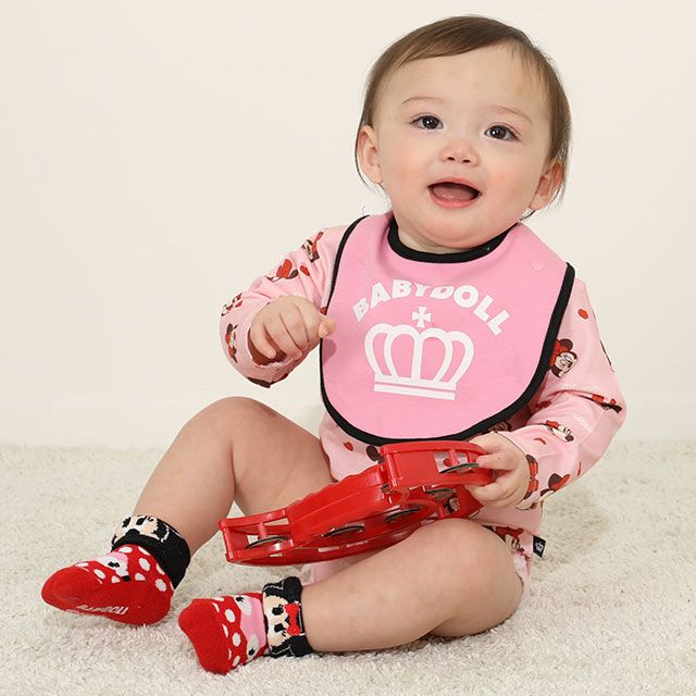 【ベビードール】ミニー 帽子付きスタイ7881 / 赤ちゃん 出産祝い 贈り物 プレゼント ベビー用品 立体モチーフ スタイ（リバーシブル仕様/防水シート入り） 帽子スナップボタンで付け替え可