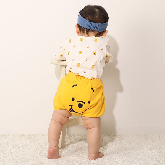 【ベビードール】プー キャラクターベビーブルマ 7909 / 腹囲38cm ベビーサイズ 赤ちゃん 出産祝い 贈り物 プレゼント ベビー服 立体モチーフ ウエスト総ゴム 綿100％