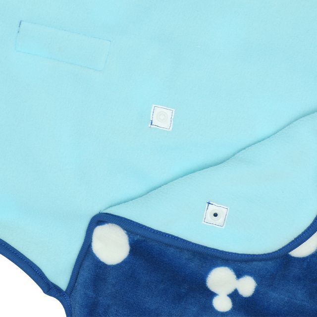 【ベビードール】プー おくるみ 8893 / ベビーサイズ 赤ちゃん 出産祝い プレゼント 贈り物 ベビー用品 内側フリース素材 外側ボア素材 防寒 フード付き 面ファスナー留め