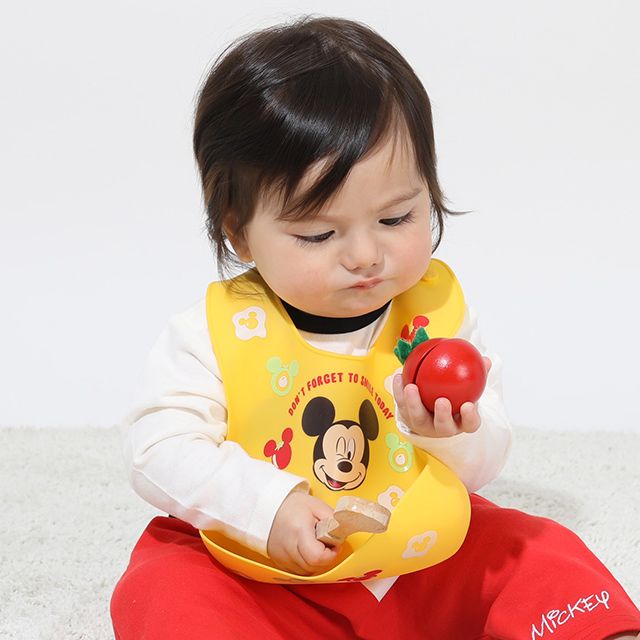 【ベビードール】ミッキー シリコン スタイ 9174 / 赤ちゃん 出産祝い 贈り物 プレゼント ベビー用品 シリコン素材 首回り4段階調整可 食洗機対応
