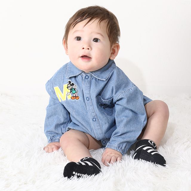 【ベビードール】ミッキー ワッペンデニムロンパース 0300B / ドナルド プルート 70-80cm 赤ちゃん リンクコーデ ペアルック 親子コーデ 出産祝い 贈り物 プレゼント ベビー服 つなぎ 長袖 綿100％