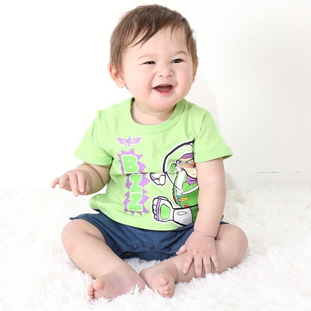 【ベビードール】バズライトイヤー 蓄光キャラクターロンパース 0403B / トイ・ストーリー 80cm ベビーサイズ 赤ちゃん ベビー服 リンクコーデ ペアルック 親子コーデ つなぎ 半袖 ボディ肌着 暗いところで光る 綿100％ 天竺素材
