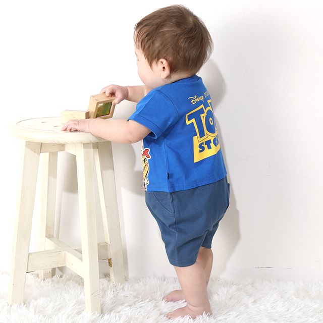 【ベビードール】ウッディ 蓄光キャラクターロンパース 0403B / トイ・ストーリー 80cm ベビーサイズ 赤ちゃん ベビー服 リンクコーデ ペアルック 親子コーデ つなぎ 半袖 ボディ肌着 暗いところで光る 綿100％ 天竺素材