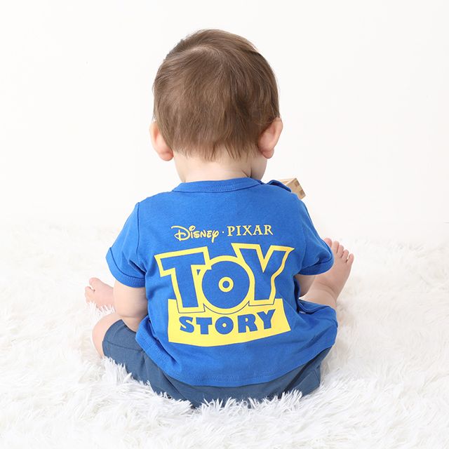 【ベビードール】ウッディ 蓄光キャラクターロンパース 0403B / トイ・ストーリー 80cm ベビーサイズ 赤ちゃん ベビー服 リンクコーデ ペアルック 親子コーデ つなぎ 半袖 ボディ肌着 暗いところで光る 綿100％ 天竺素材