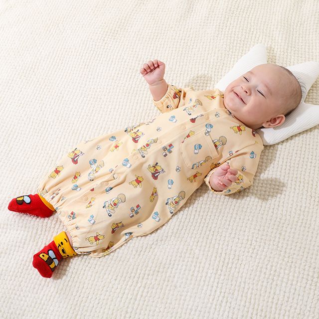 【ベビードール】プー 総柄2WAYオール 0637B / 50-70cm ベビーサイズ 赤ちゃん 出産祝い 贈り物 プレゼント ベビー服 つなぎ 長袖 ドレスオール カバーオール 綿100％