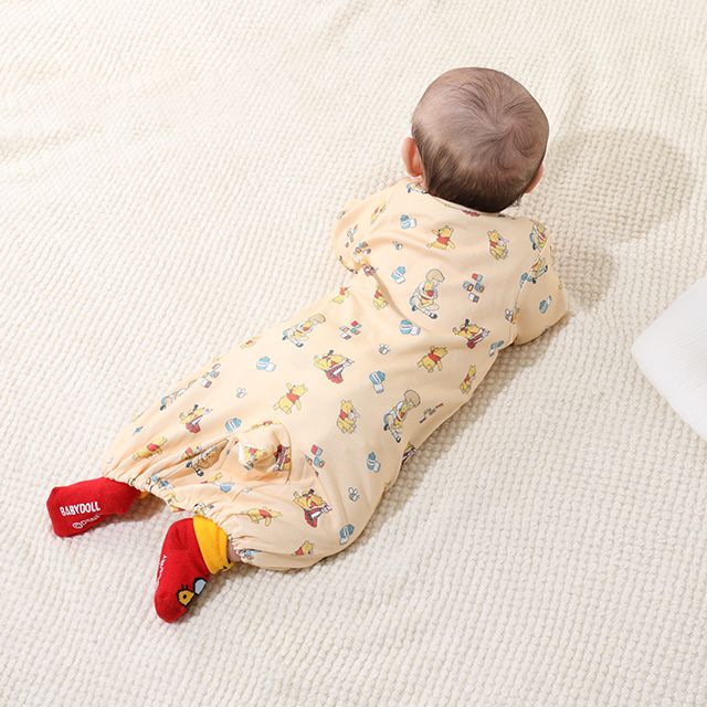 【ベビードール】プー 総柄2WAYオール 0637B / 50-70cm ベビーサイズ 赤ちゃん 出産祝い 贈り物 プレゼント ベビー服 つなぎ 長袖 ドレスオール カバーオール 綿100％