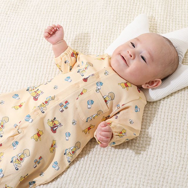 【ベビードール】プー 総柄2WAYオール 0637B / 50-70cm ベビーサイズ 赤ちゃん 出産祝い 贈り物 プレゼント ベビー服 つなぎ 長袖 ドレスオール カバーオール 綿100％