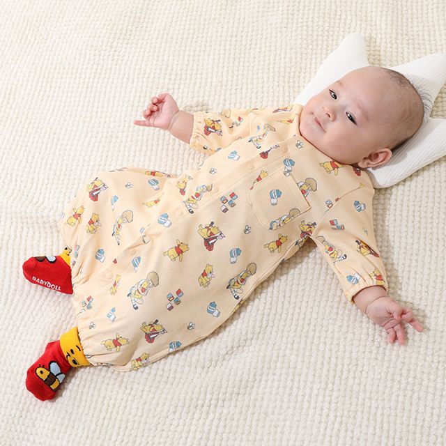 【ベビードール】プー 総柄2WAYオール 0637B / 50-70cm ベビーサイズ 赤ちゃん 出産祝い 贈り物 プレゼント ベビー服 つなぎ 長袖 ドレスオール カバーオール 綿100％