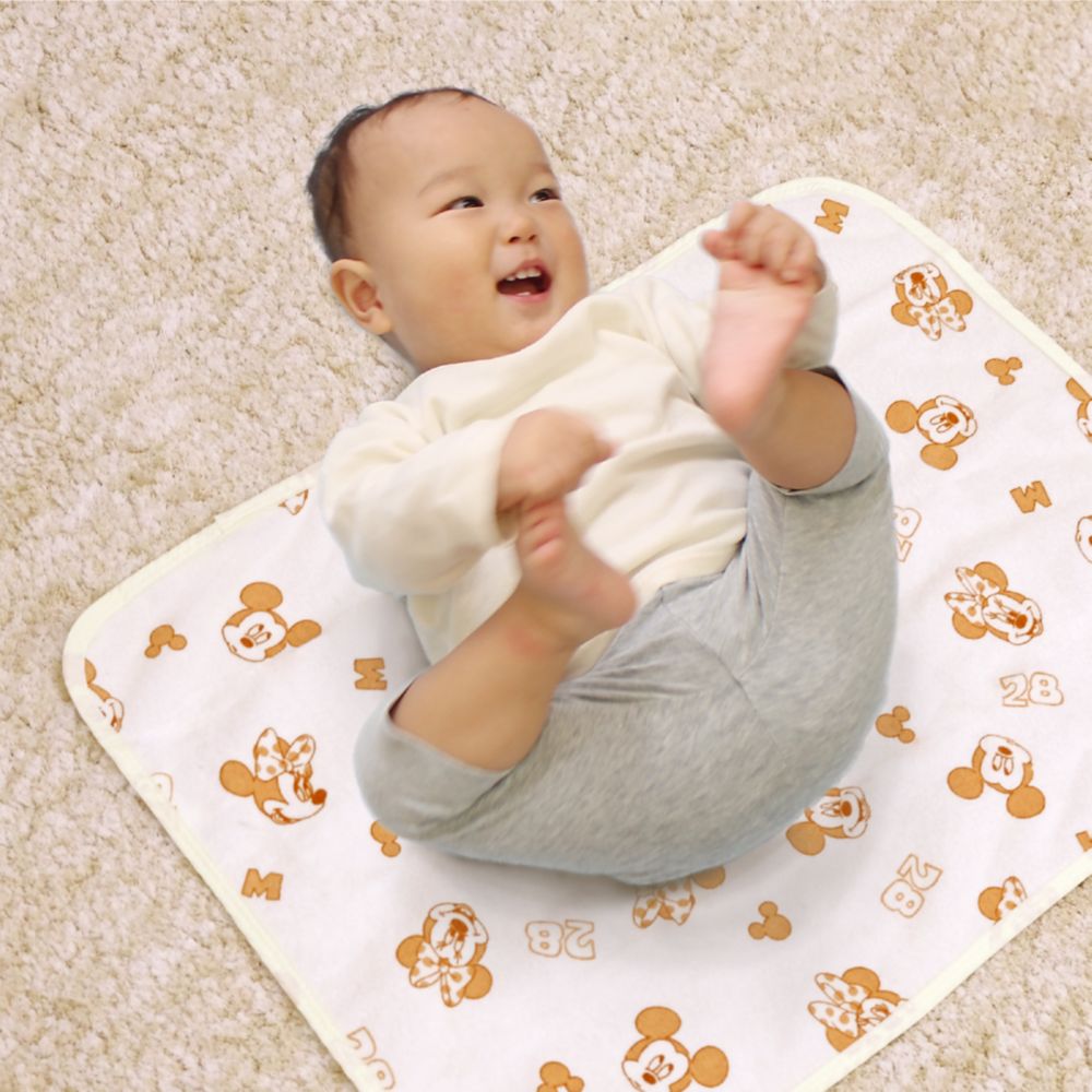 ミッキー ミニー おむつ替えシート 2枚セット  45&times;58cm 裏面防水 綿100％ パイル 吸水加工 NZ3221-A
