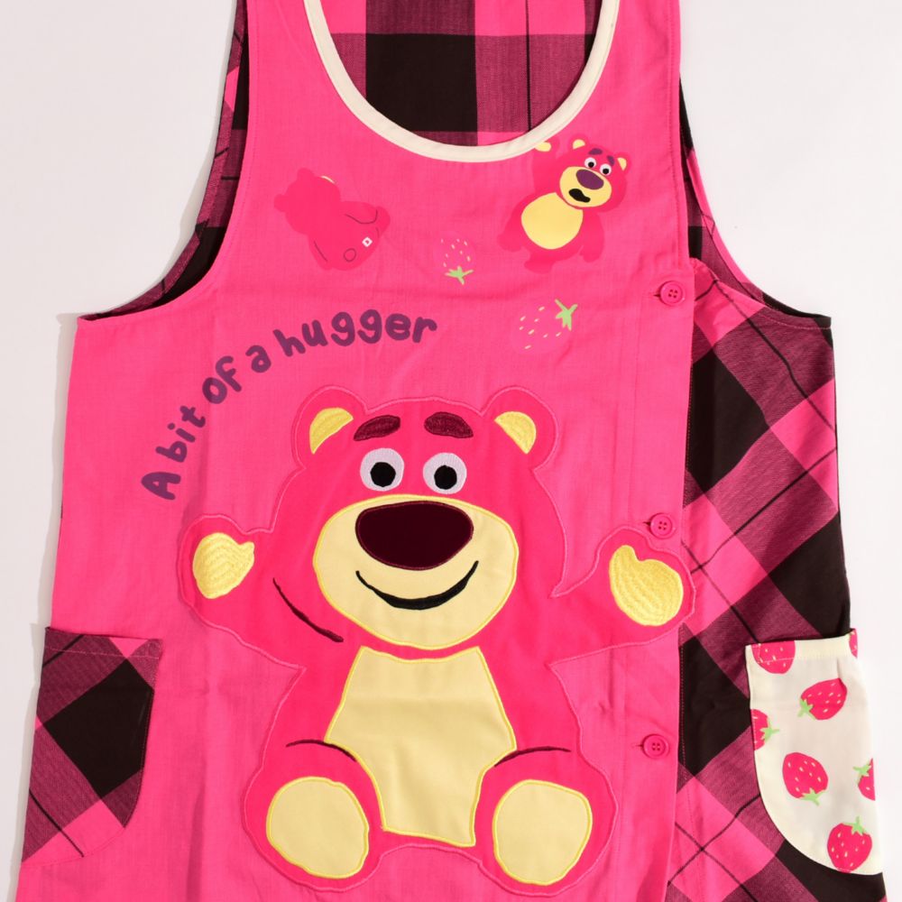 公式 ショップディズニー トイ ストーリー ロッツォ A Bit Of A Hugger エプロン