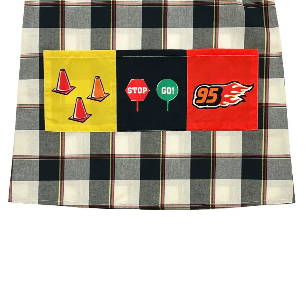 カーズ　エプロン