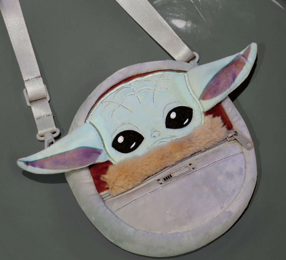 スターウォーズ　マンダロリアン　グローグー　ぬいぐるみショルダーポシェット