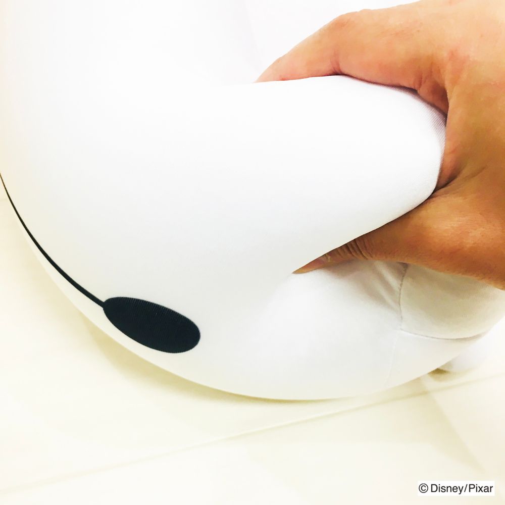 ベイマックス　もちもちビーズ抱きクッション