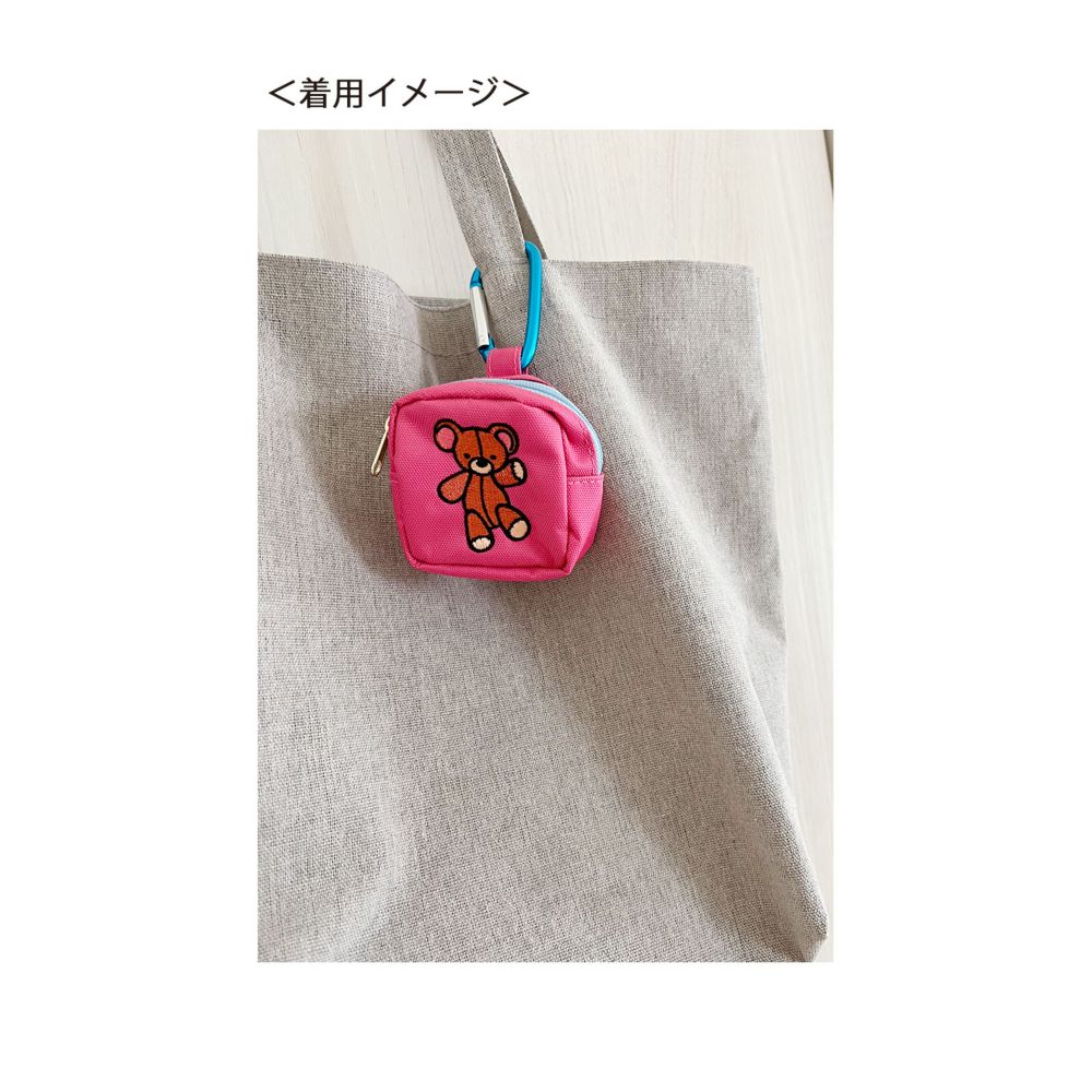 ノスタルジカ カラビナ付き ミニ刺繍ポーチ／ピーターパン