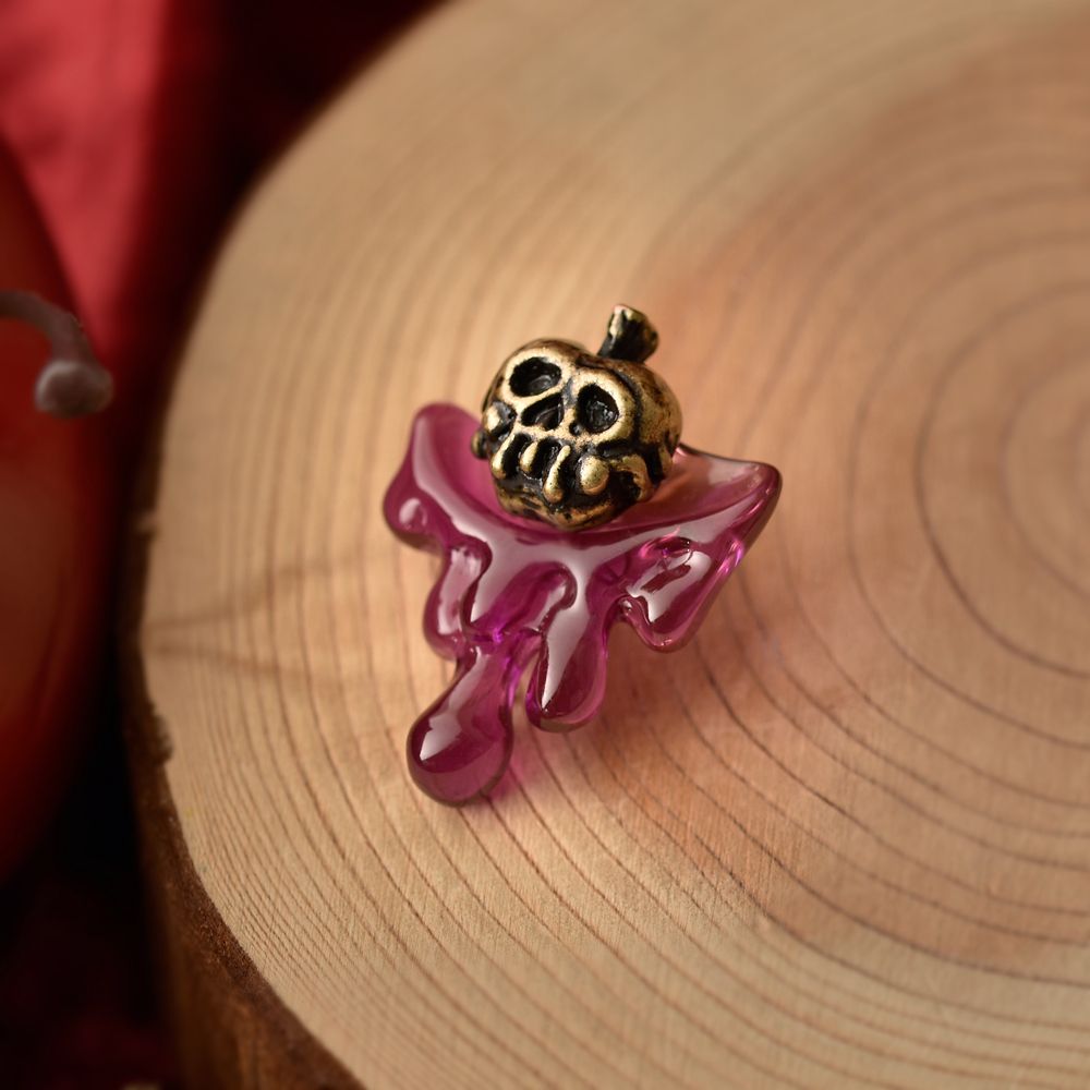 公式 ショップディズニー キューポット 白雪姫 ピアス ポイズンアップル メルト