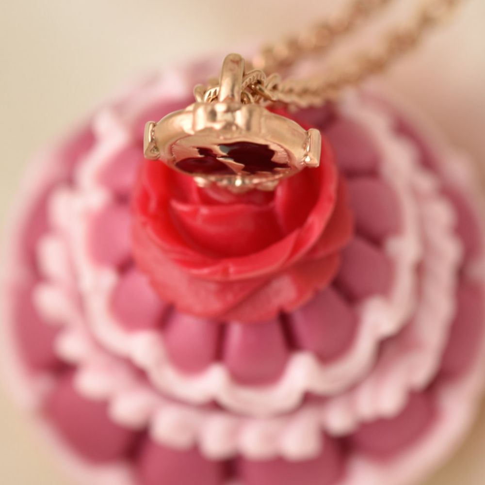 【キューポット】美女と野獣/ネックレス　ベルドレスケーキ (ピンク)