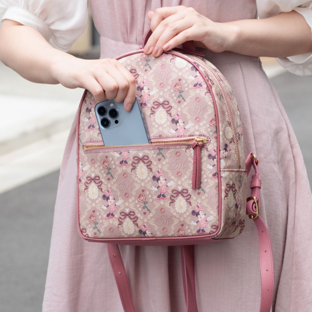 世界的に有名な Q-pot. バックパック ミッキーマウス/ストロベリー