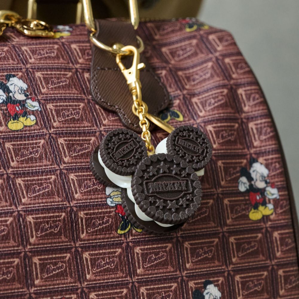 【キューポット】ミッキーマウス/バッグチャーム　クリームサンド ココア クッキー