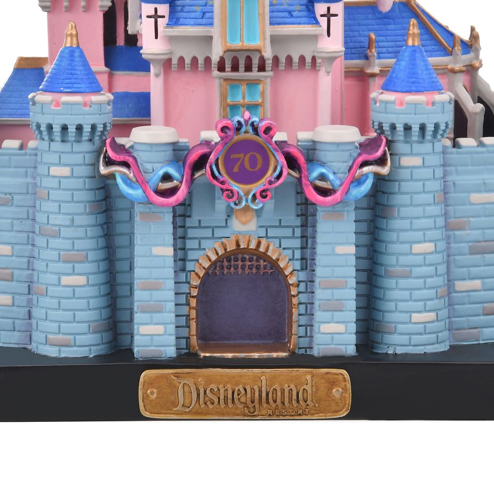 フィギュア 城 Sleeping Beauty Castle DISNEYLAND RESORT 70TH CELEBRATION