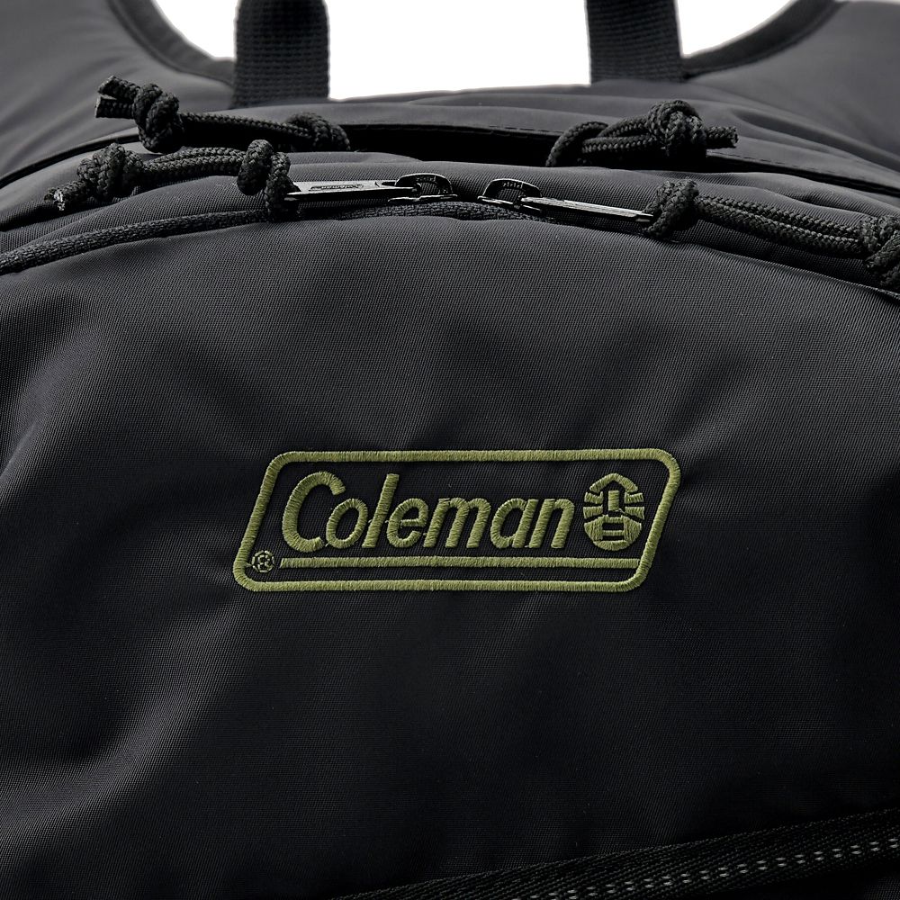 【Coleman(R)】ニック・ワイルド リュックサック・バックパック 33L チャーム付き 刺しゅう