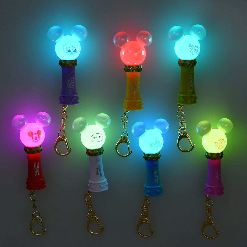 ディズニーキャラクター シークレットキーホルダー ７色変化 ペンライト ライトアップ