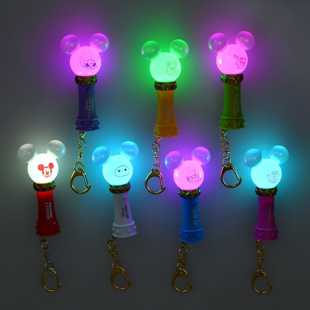 ディズニーキャラクター シークレットキーホルダー ７色変化 ペンライト ライトアップ