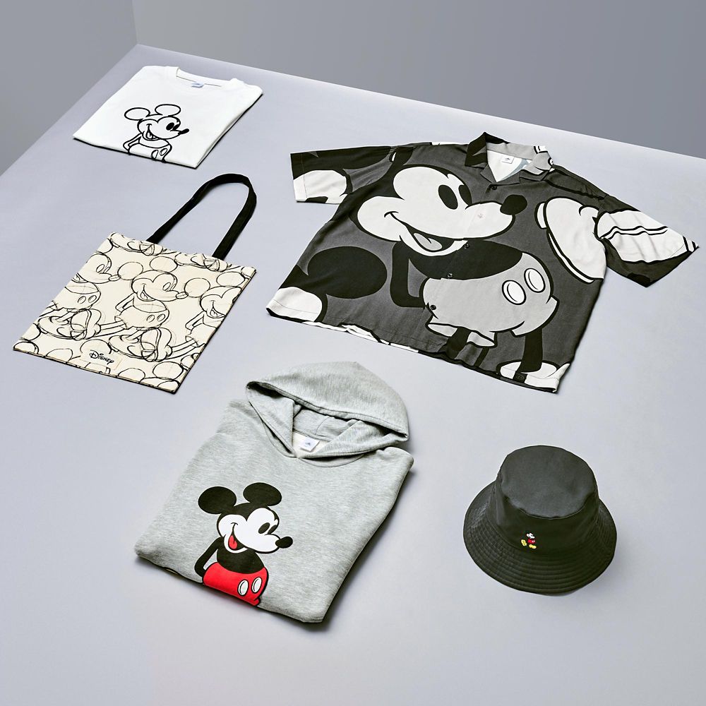 ミッキー 帽子・ハット リバーシブル スタンディングポーズ 刺しゅう MAGICAL LABEL