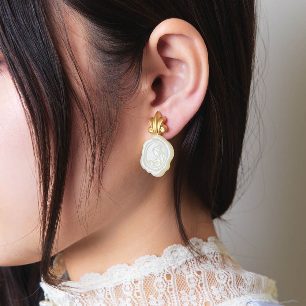 【キューポット】イヤリング　ベル/カメオキャンディ