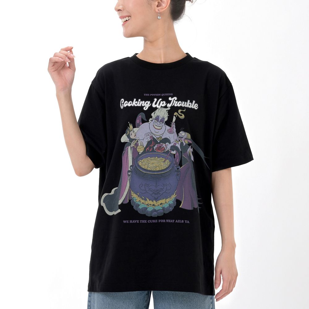 アースラ、女王、イズマ 半袖Tシャツ ブラック T-Shirt Collection