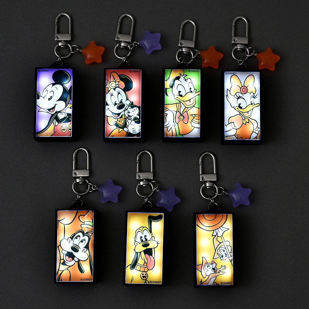 ミッキー＆フレンズ シークレットキーホルダー ライトアップ DISNEY HALLOWEEN