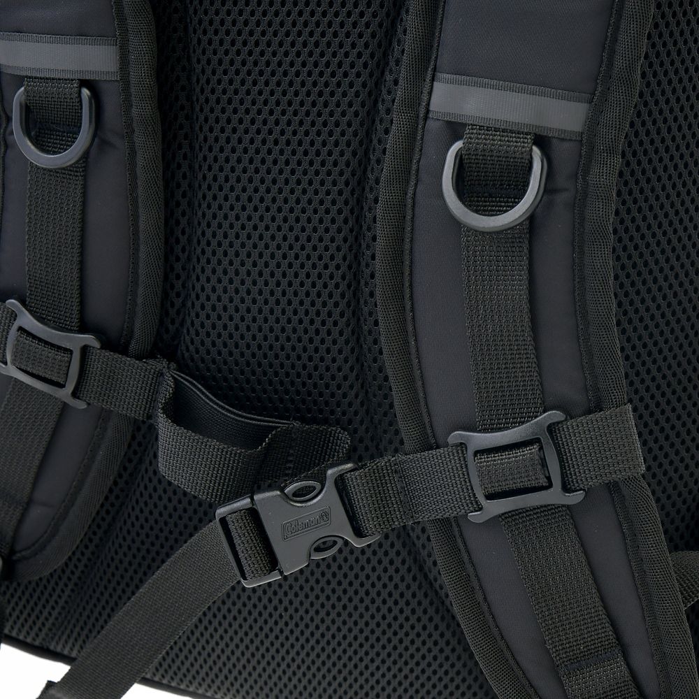 【再入荷】【Coleman(R)】ミッキー リュックサック・バックパック 25L ブラック 刺しゅう WALKER