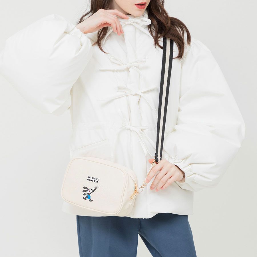 【ACCOMMODE】『オズワルド・ザ・ラッキー・ラビット』オズワルドスケッチショルダーバッグ(D-SK1211/WH)