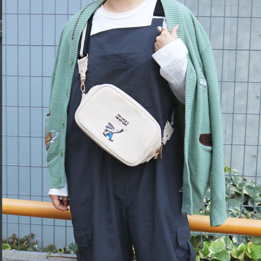 【ACCOMMODE】『オズワルド・ザ・ラッキー・ラビット』オズワルドスケッチショルダーバッグ(D-SK1211/WH)