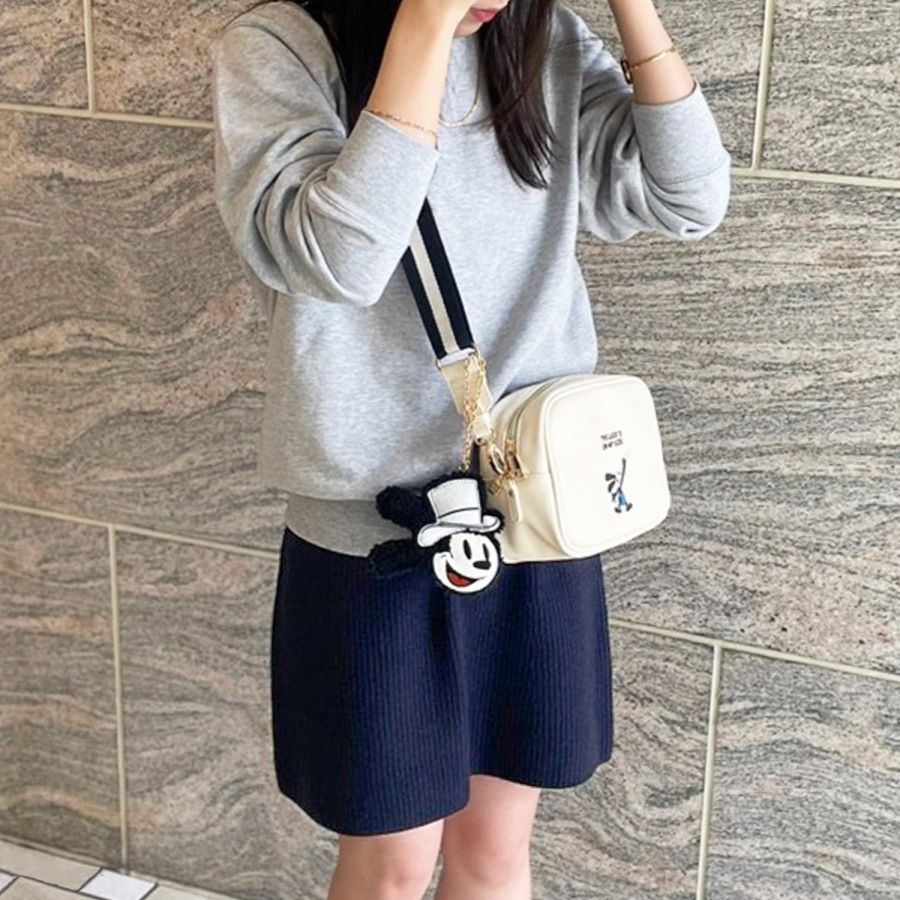 【ACCOMMODE】『オズワルド・ザ・ラッキー・ラビット』オズワルドスケッチショルダーバッグ(D-SK1211/WH)