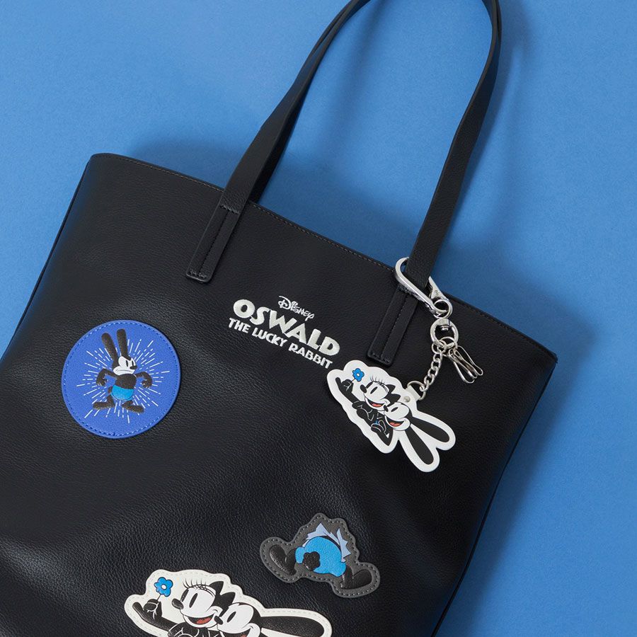 【ACCOMMODE】『オズワルド・ザ・ラッキー・ラビット』オズワルドスマートキーチャーム(D-ST1741/WH)