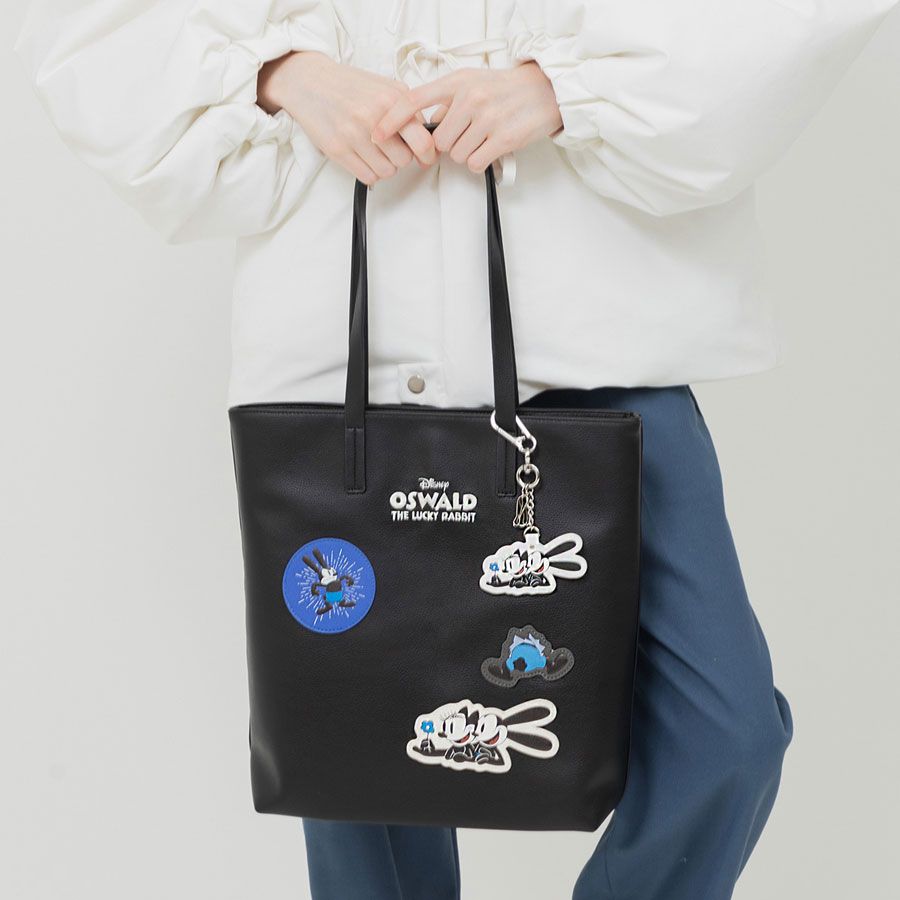 【ACCOMMODE】『オズワルド・ザ・ラッキー・ラビット』オズワルドスマートキーチャーム(D-ST1741/WH)