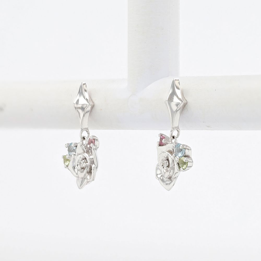 【送料無料】ディズニープリンセス　眠れる森の美女　オーロラ姫　ホワイトゴールド　ピアス