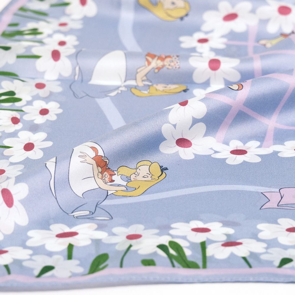 Plus Anq(プラスアンク) ふしぎの国のアリス デザイン シルクスカーフ