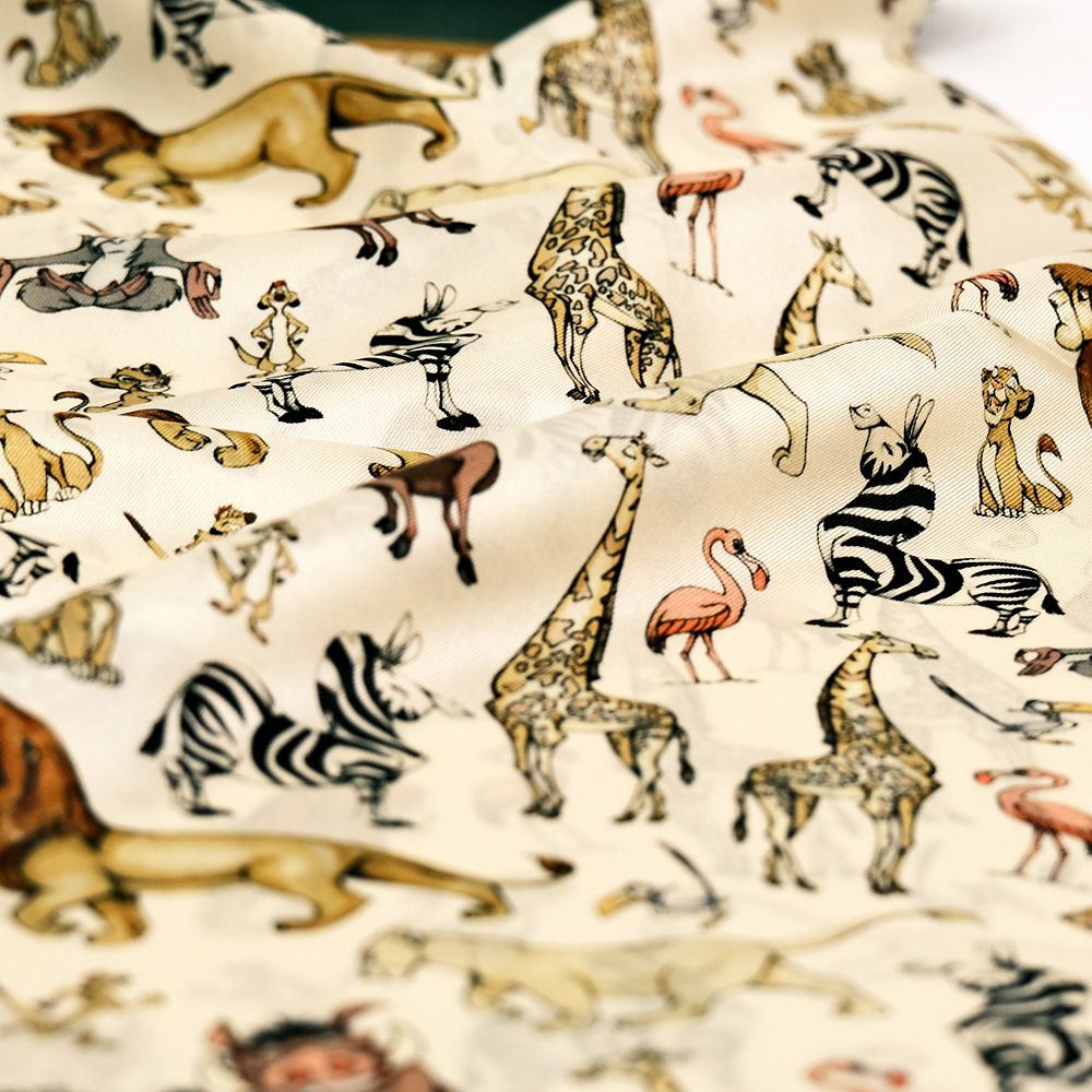 Plus Anq(プラスアンク) ライオン・キング デザイン シルクスカーフ