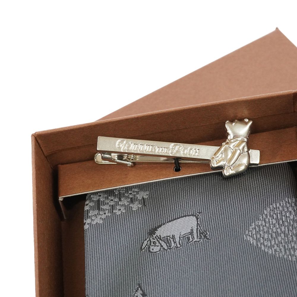 DISNEY／ネクタイ＆タイバー BOXセット　(くまのプーさん　ワンポイント柄&times;お座りタイバー）DNDW1431グレー & Wa-12