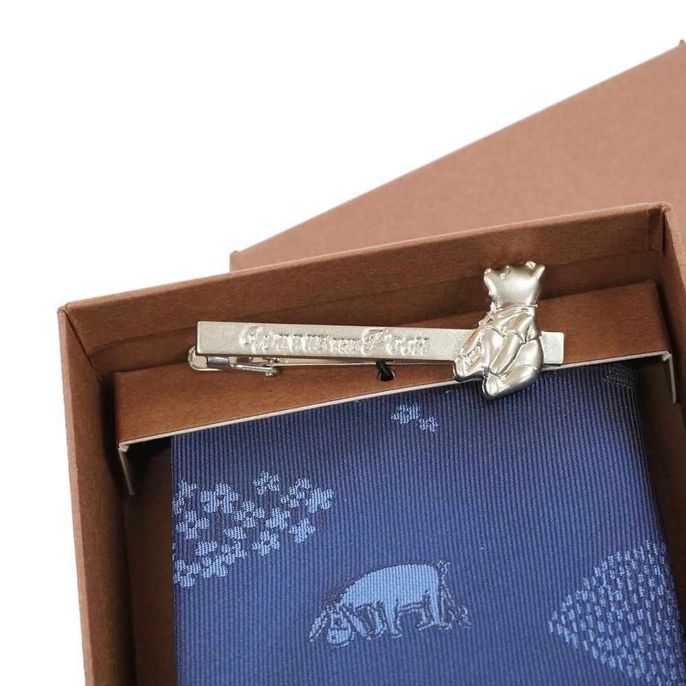 DISNEY／ネクタイ＆タイバー BOXセット　(くまのプーさん　ワンポイント柄&times;お座りタイバー）DNDW1431紺 & Wa-12