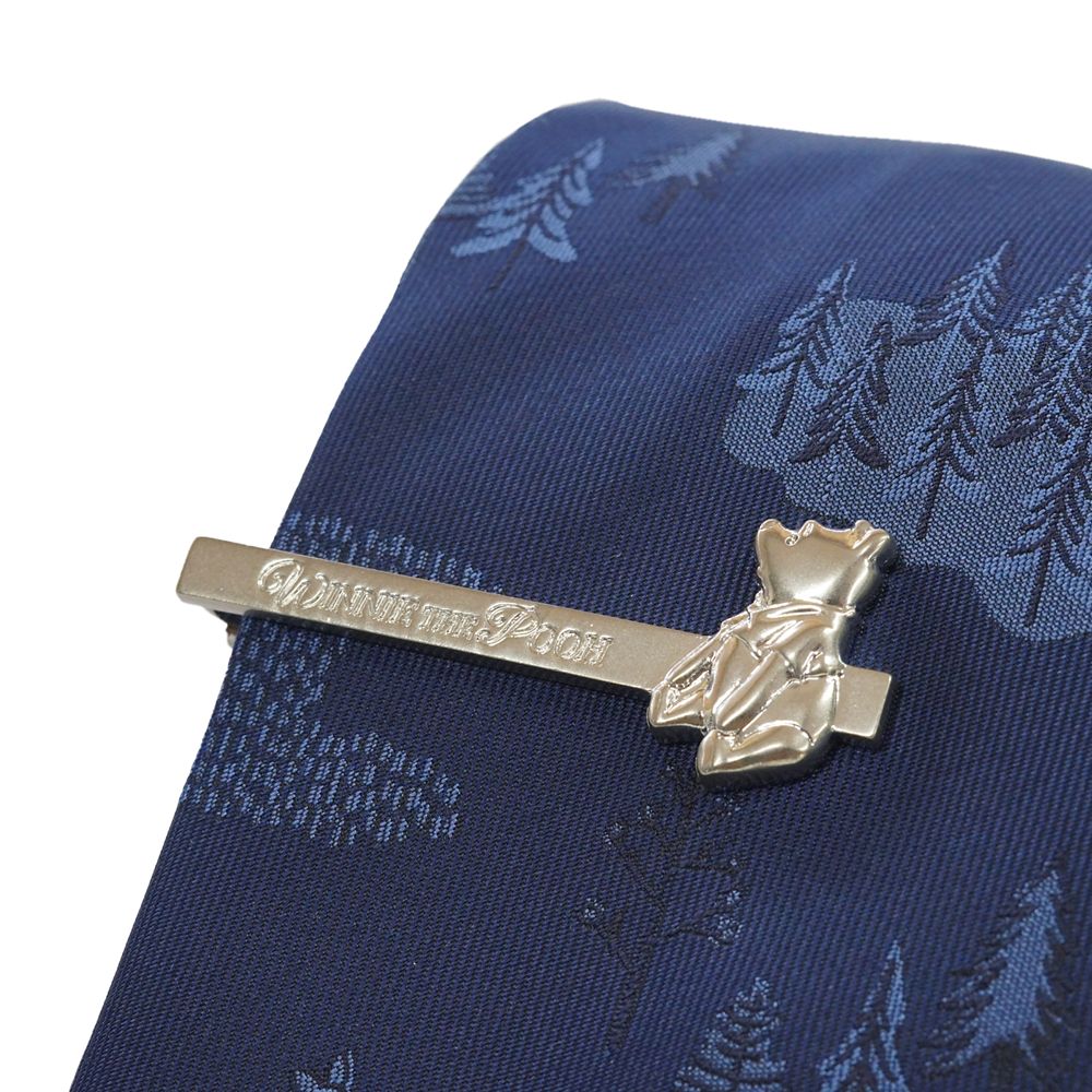 DISNEY／ネクタイ＆タイバー BOXセット　(くまのプーさん　ワンポイント柄&times;お座りタイバー）DNDW1431紺 & Wa-12