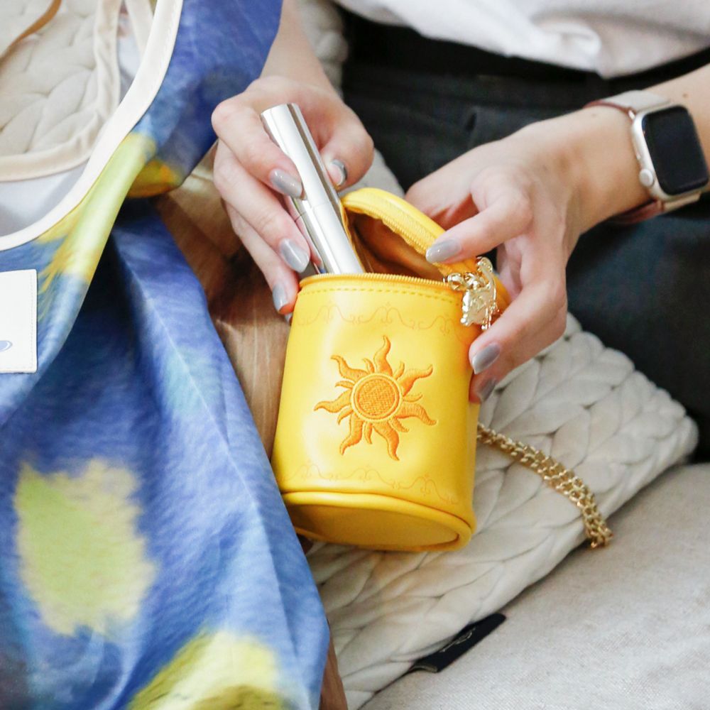 【ACCOMMODE】『塔の上のラプンツェル』ラプンツェル ランタンポーチ(D-ST1941/YE)