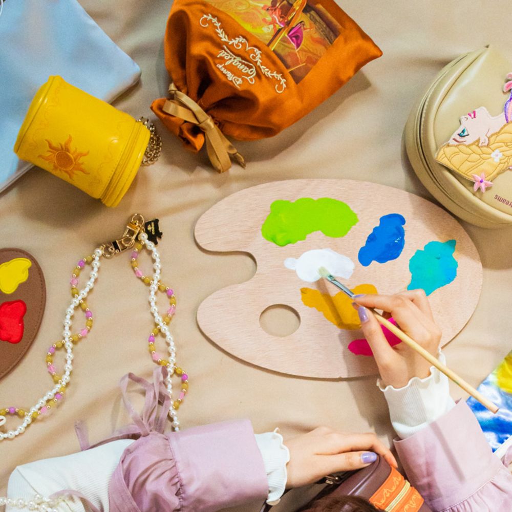 【ACCOMMODE】『塔の上のラプンツェル』ラプンツェル ランタンポーチ(D-ST1941/YE)