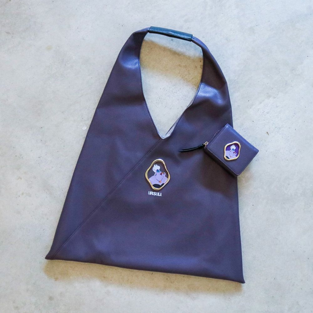 【ACCOMMODE】『リトル・マーメイド』アースラ メタルフレームトライアングルトート(D-KJ1521/PU)