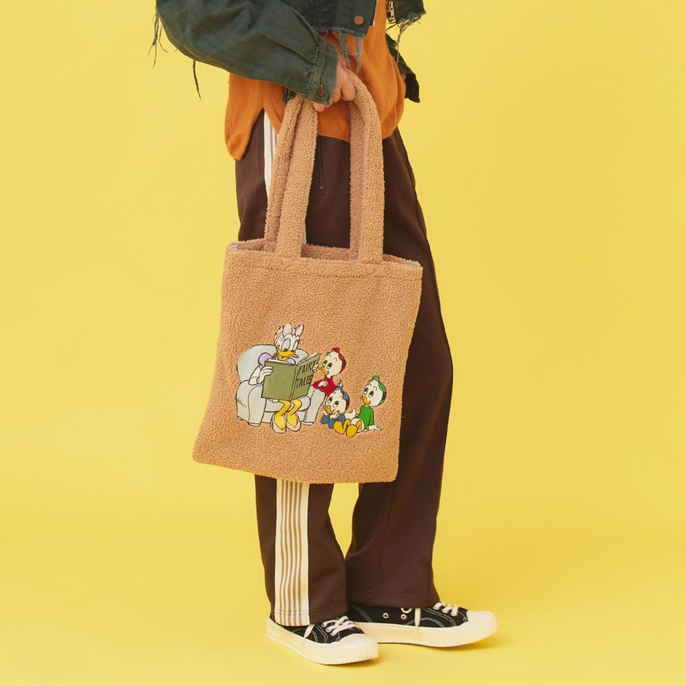 【ACCOMMODE】『ミッキー＆フレンズ』デイジーダック ヒューイ・デューイ・ルーイ ボアシシュウトート(D-LY031/BR)