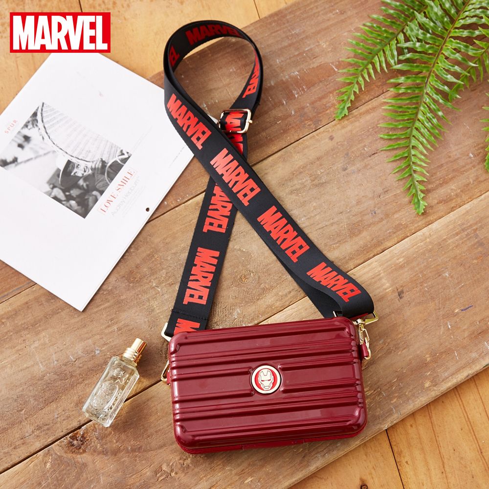 【deseno】マーベル　アイアンマン　クラッチバッグ　ストラップ付