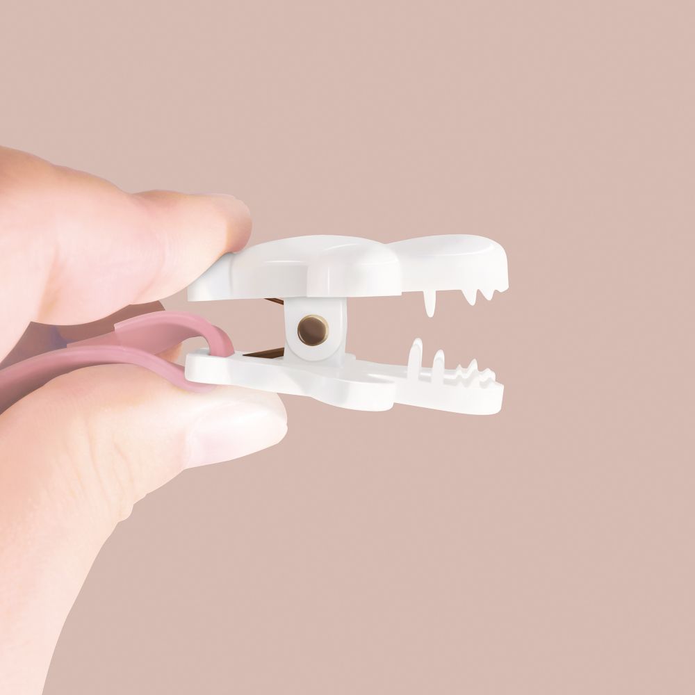 ミッキーマウス　おしゃぶり&トイホルダー　ブラウン